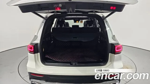 Mercedes-Benz GLB-Class — Фото автомобиля 20