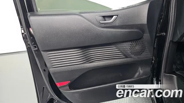 Hyundai Staria — Фото автомобиля 13