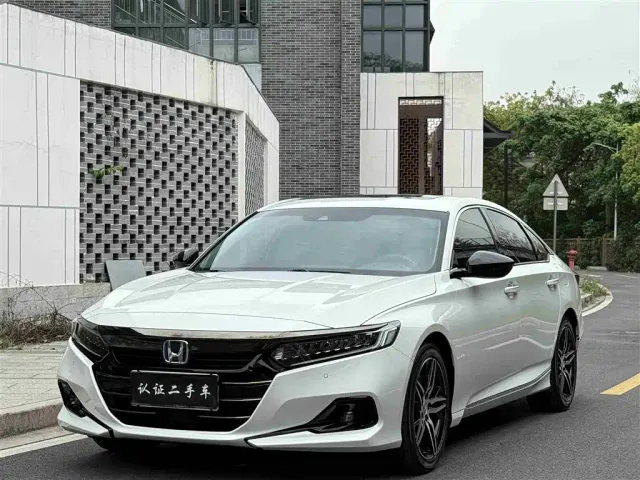 Honda Accord — Фото автомобиля 3