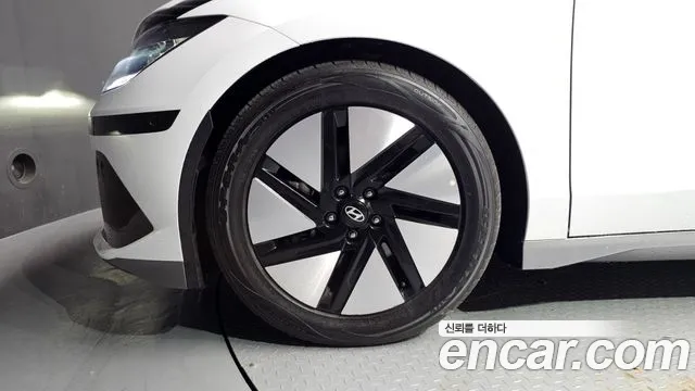 Hyundai Ioniq6 — Фото автомобиля 5