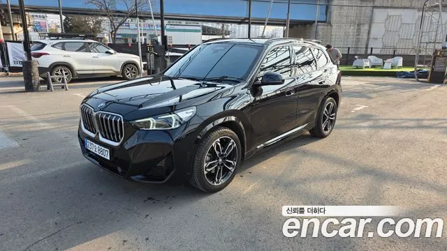 Фотография автомобиля — BMW X1 U11
