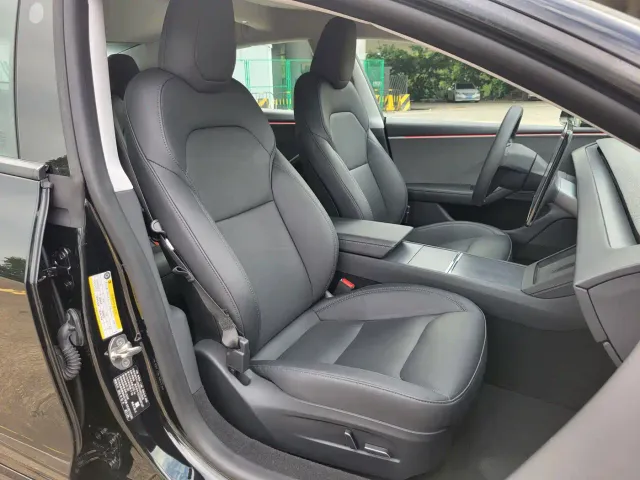 Tesla Model 3 — Фото автомобиля 11