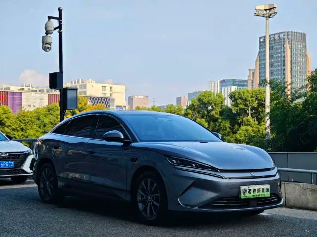 BYD Qin L — Фото автомобиля 4