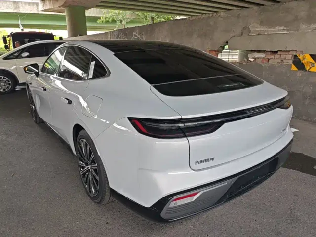 Geely Galaxy Xingyao 8 — Фото автомобиля 4