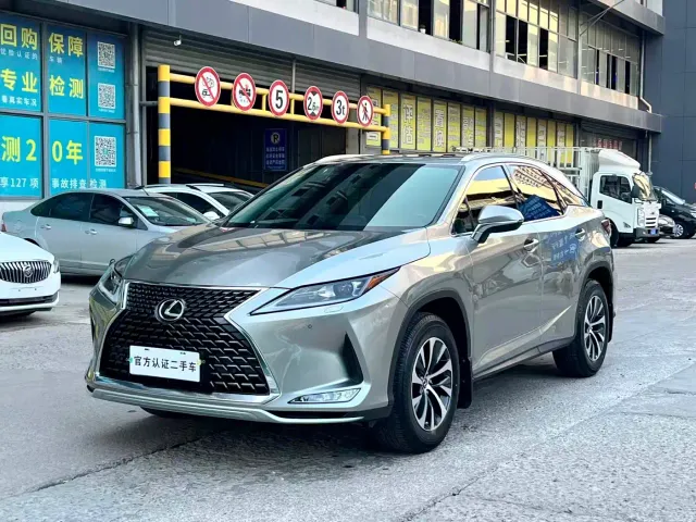 Фотография автомобиля — Lexus RX