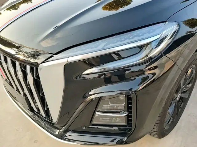 Hongqi HS3 PHEV — Фото автомобиля 23
