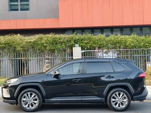 Toyota Wildlander — Фото автомобиля 10