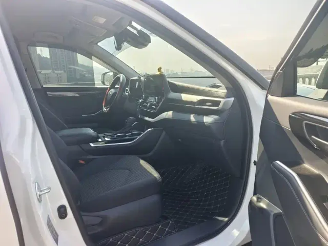 Toyota Highlander — Фото автомобиля 17