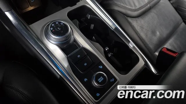 Ford Explorer — Фото автомобиля 12