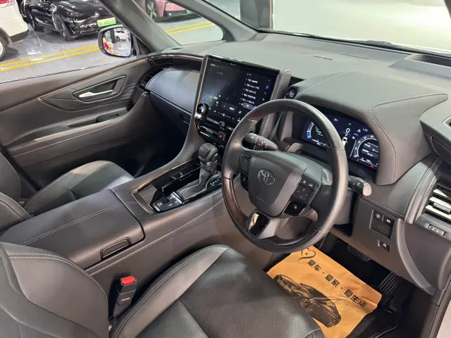 Toyota Alphard — Фото автомобиля 14