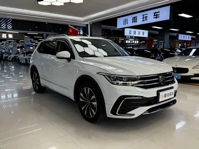 Volkswagen Tiguan L — Фото автомобиля 3