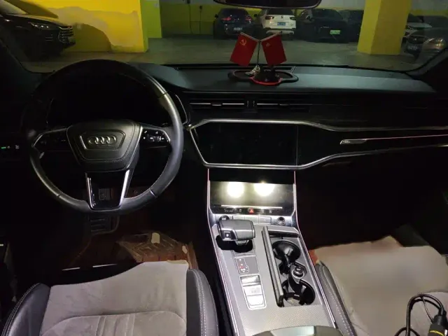 Audi A6L — Фото автомобиля 12