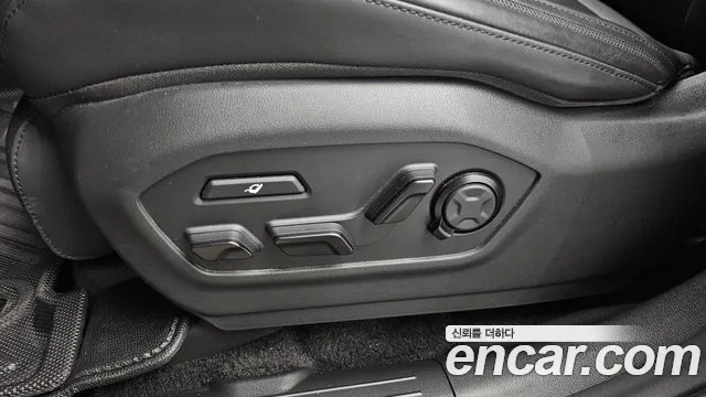 Hyundai Santafe Santa Fe (MX5) Бензин 2.5T 2WD — Фото автомобиля 25