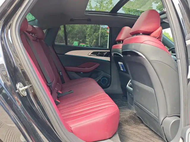 Hongqi H5 — Фото автомобиля 13