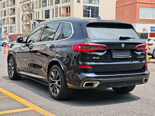 BMW X5 — Фото автомобиля 7