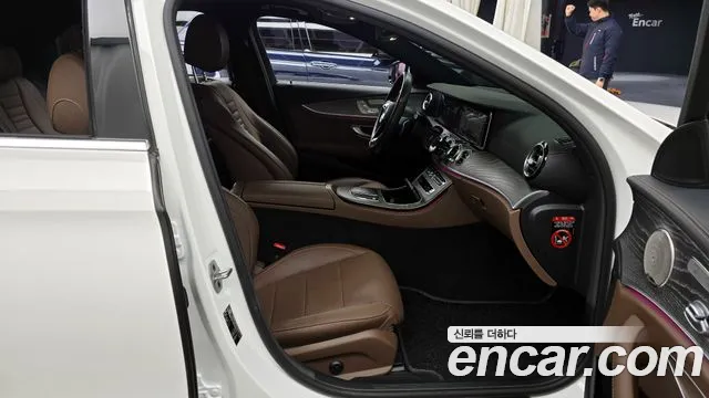 Mercedes-Benz E-Class E-класс W213 E350 4MATIC Exclusive — Фото автомобиля 11
