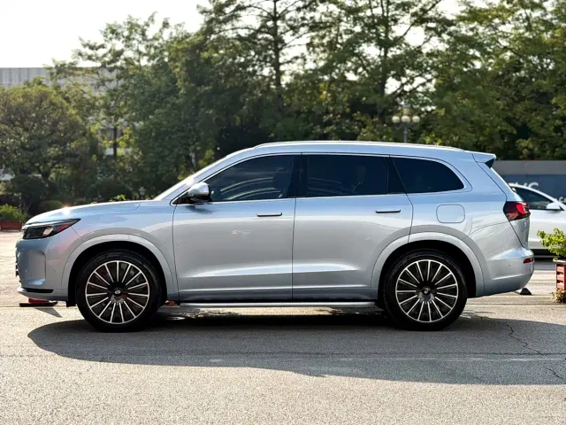 Aito M7 — Фото автомобиля 6
