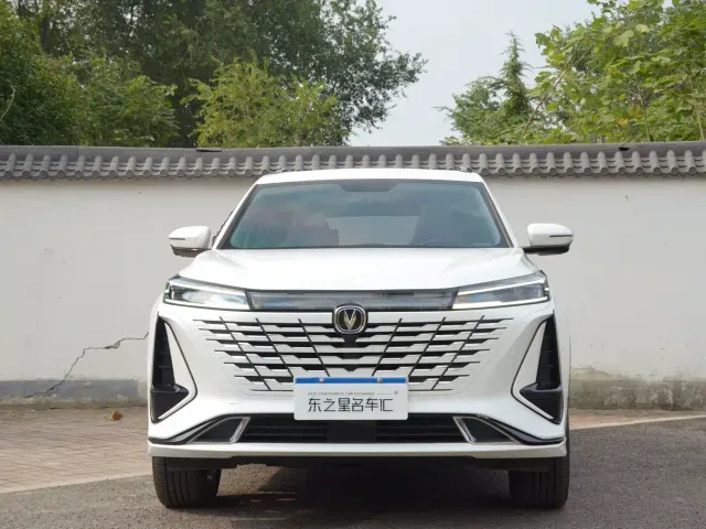 Changan CS75 Plus — Фото автомобиля 2