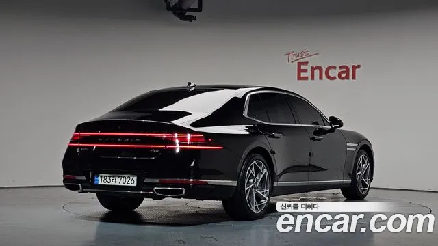 Фотография автомобиля — Genesis G90 RS4