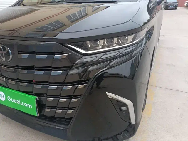 Toyota Alphard — Фото автомобиля 23