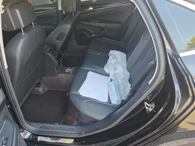 Volkswagen Passat — Фото автомобиля 11