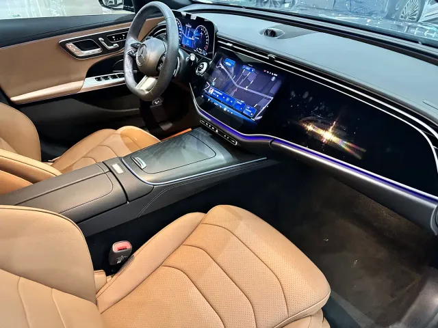 Mercedes-Benz E-Class — Фото автомобиля 11