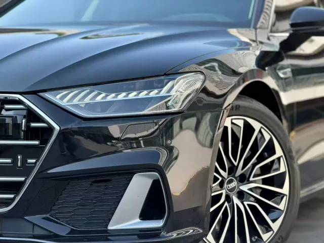 Audi A7L — Фото автомобиля 7