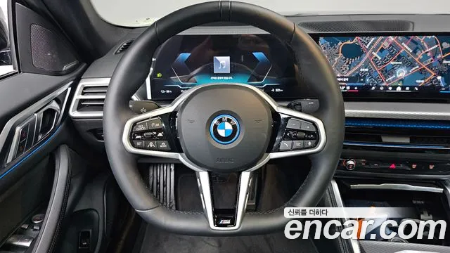 BMW i4 — Фото автомобиля 10