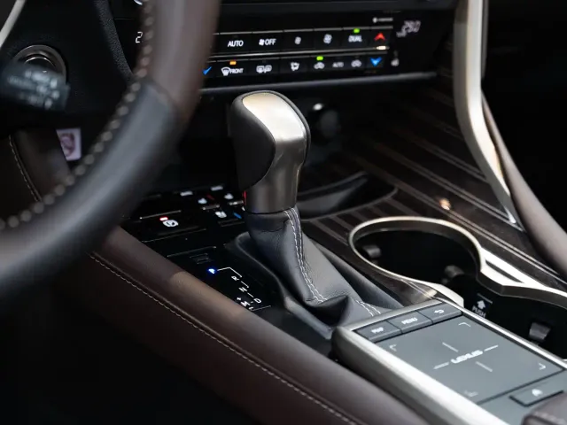 Lexus RX — Фото автомобиля 15