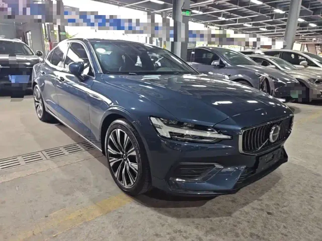 Volvo S60 — Фото автомобиля 3