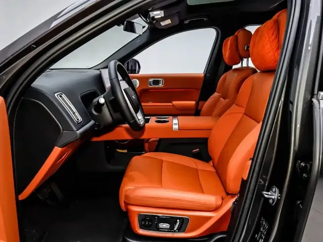 Li Auto L8 — Фото автомобиля 12