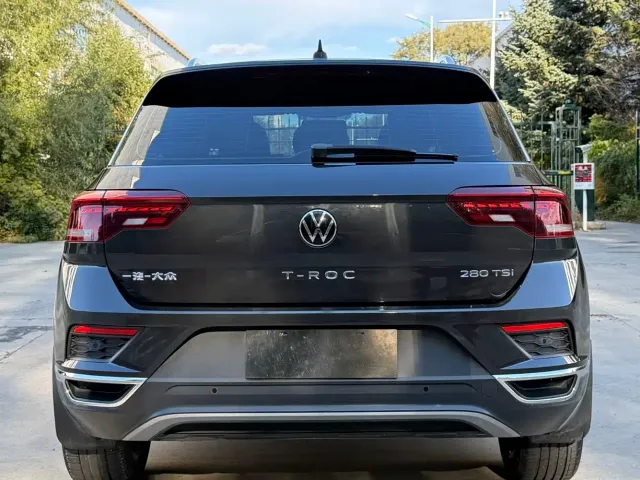 Volkswagen T-Roc — Фото автомобиля 6