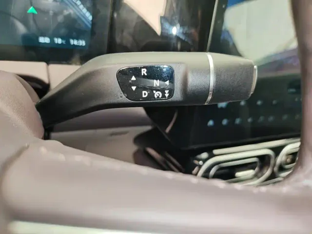 Leapmotor C11 — Фото автомобиля 13