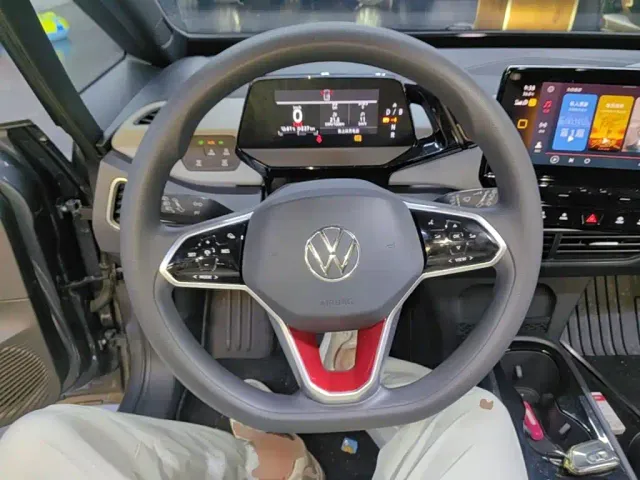 Volkswagen ID.3 — Фото автомобиля 10