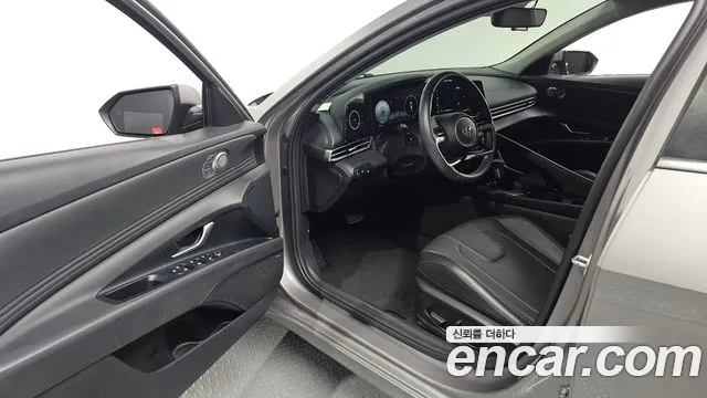 Hyundai AVANTE Avante (CN7) — Фото автомобиля 10