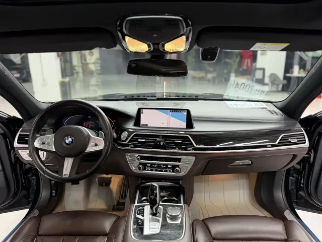 BMW 7 Series — Фото автомобиля 8