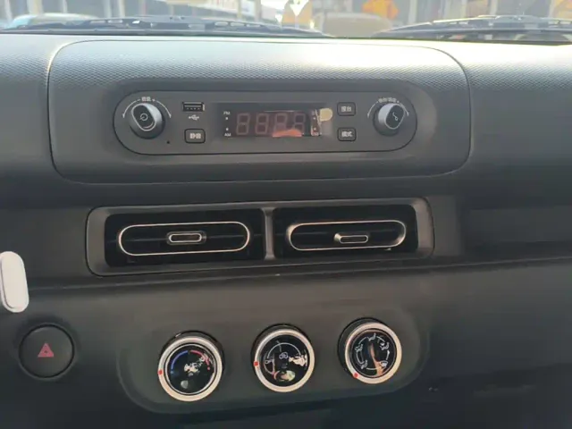 Wuling Zhiguang NEV — Фото автомобиля 12