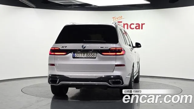 BMW X7 — Фото автомобиля 4