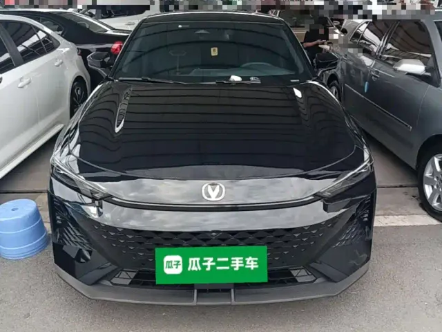 Changan UNI-V — Фото автомобиля 2
