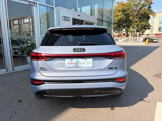 Audi Q6L e-tron — Фото автомобиля 5
