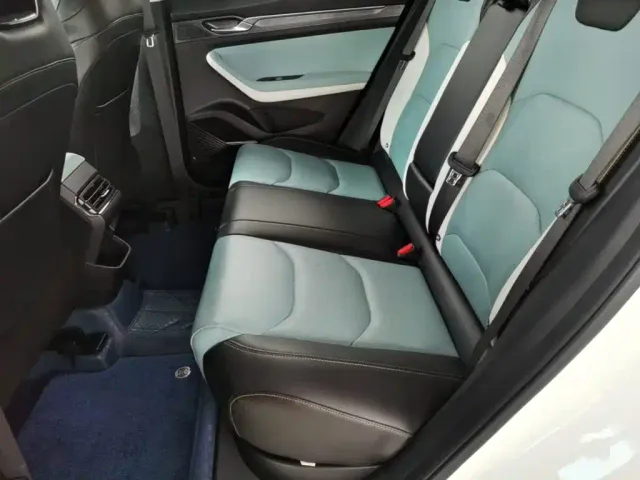 Geely Emgrand S — Фото автомобиля 16