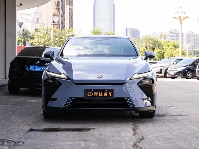 Lexus ES — Фото автомобиля 2