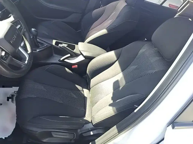 Roewe i5 — Фото автомобиля 14