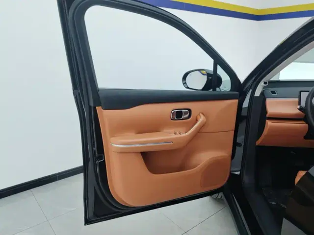 Leapmotor C16 — Фото автомобиля 7