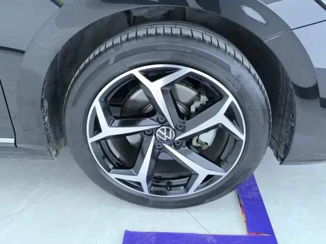 Volkswagen Passat — Фото автомобиля 6