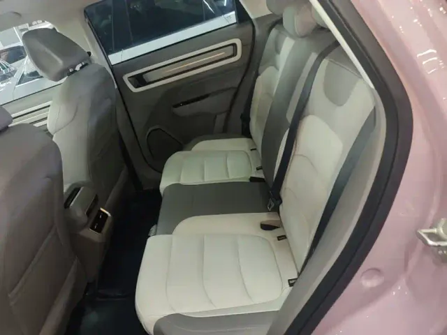 Geely ICON — Фото автомобиля 16