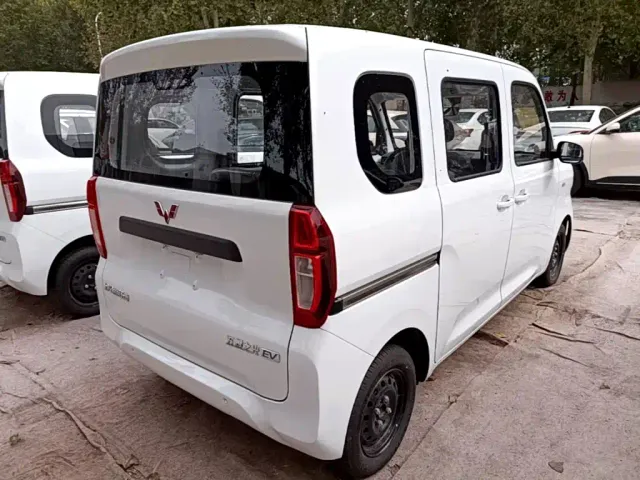 Wuling Zhiguang NEV — Фото автомобиля 6