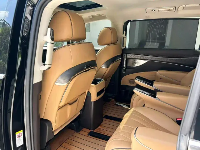 Denza D9 — Фото автомобиля 5