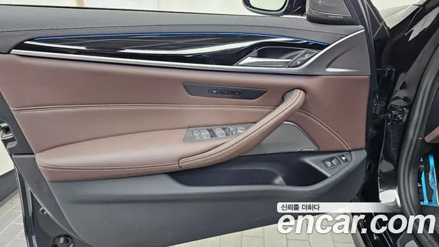 BMW 5-Series 5 серия (G30) — Фото автомобиля 24