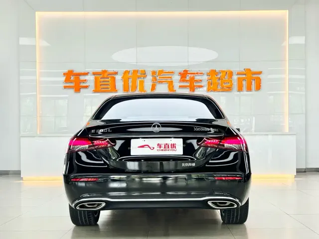 Mercedes-Benz E-Class — Фото автомобиля 6